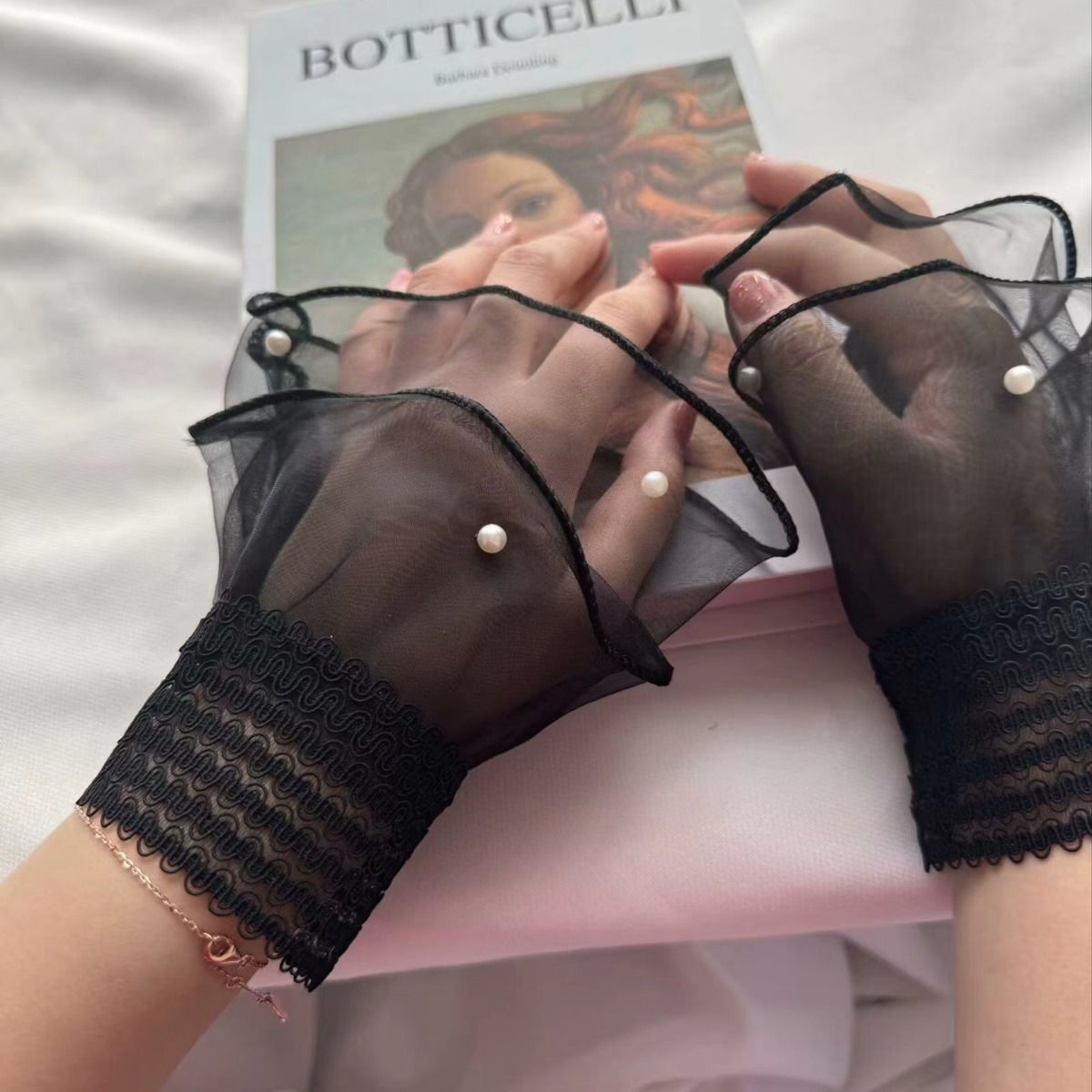 Lace Fake Sleeve Women's Wrist Short Sleeve All-match Mesh Lace Gloves Decorative Sleeve Short Sweater Fake Cuffs