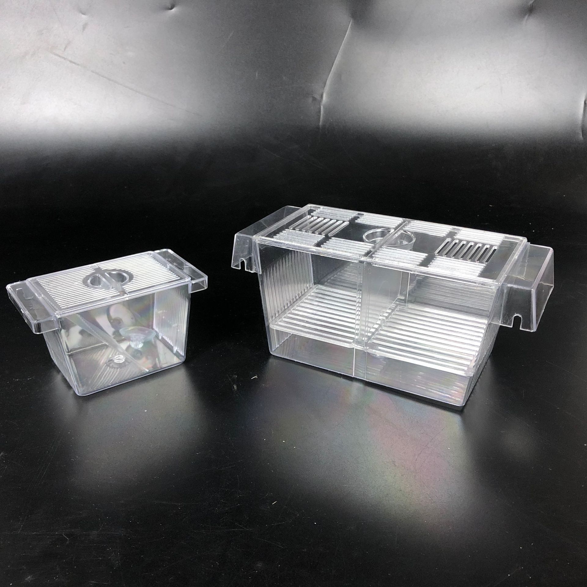 Juvenile fish hatching box Guppy breeding device juvenile fish isolation box double-layer self-floating fry box bucket fish box breeding box