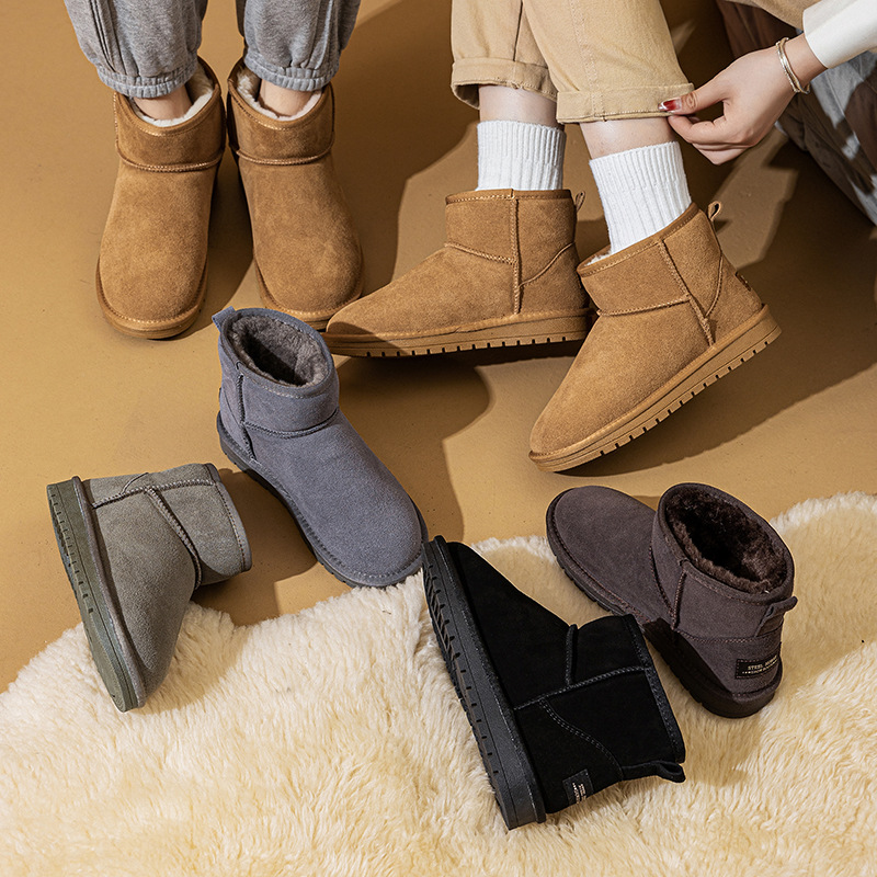 Winter New Snow Shoes Flat Bottom Short Tube Northeast Cotton Shoes Men's Fleece-lined Thickened Waterproof Warm Leather Snow Boots Women