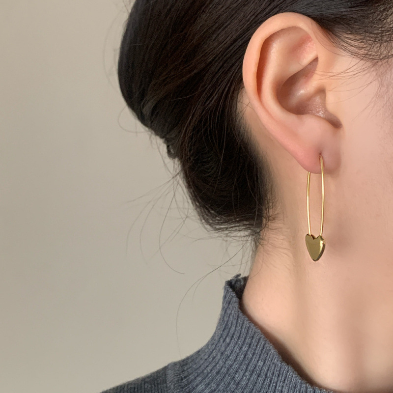 South Korea's Dongdaemun Design French Metal Geometric Heart Earrings Niche High-End Simple Elegant Earrings Jewelry