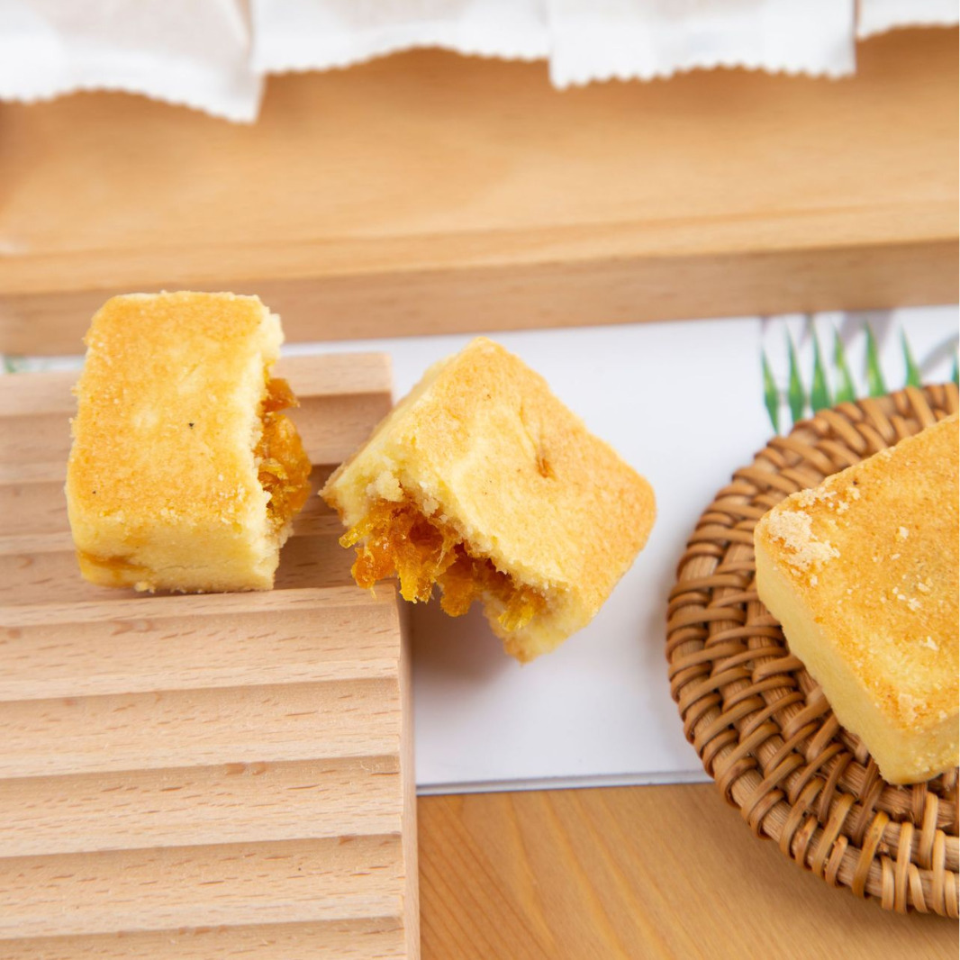 Handmade pineapple cake 30g/factory direct supply