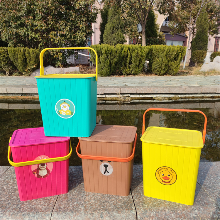 Пластиковое ведро для рыбалки, портативное многофункциональное ведро с крышкой, квадратное хранилище, маленькое ведро с желтой уткой и клубникой, утолщенное ведро для сидячей ванны