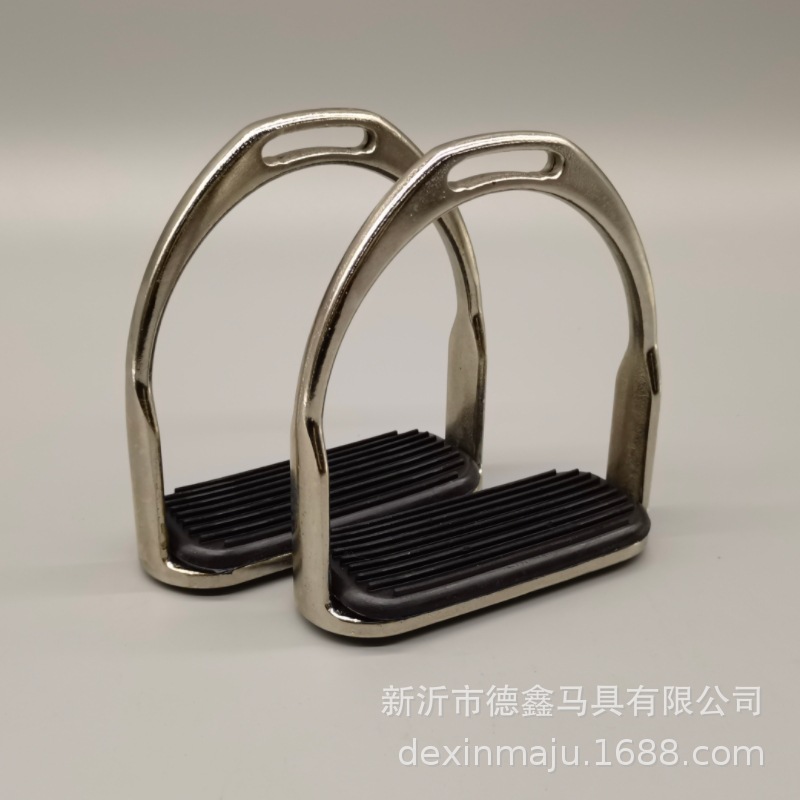 Professional equestrian supplies manufacturers produce and sell stainless steel stirrup electroplating stirrup stirrup foot pad various types