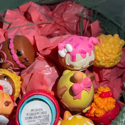 Xianglang Baby Cute Doll Play House Toy Ornaments Balm Glitter Makeup Toy Blind Bag