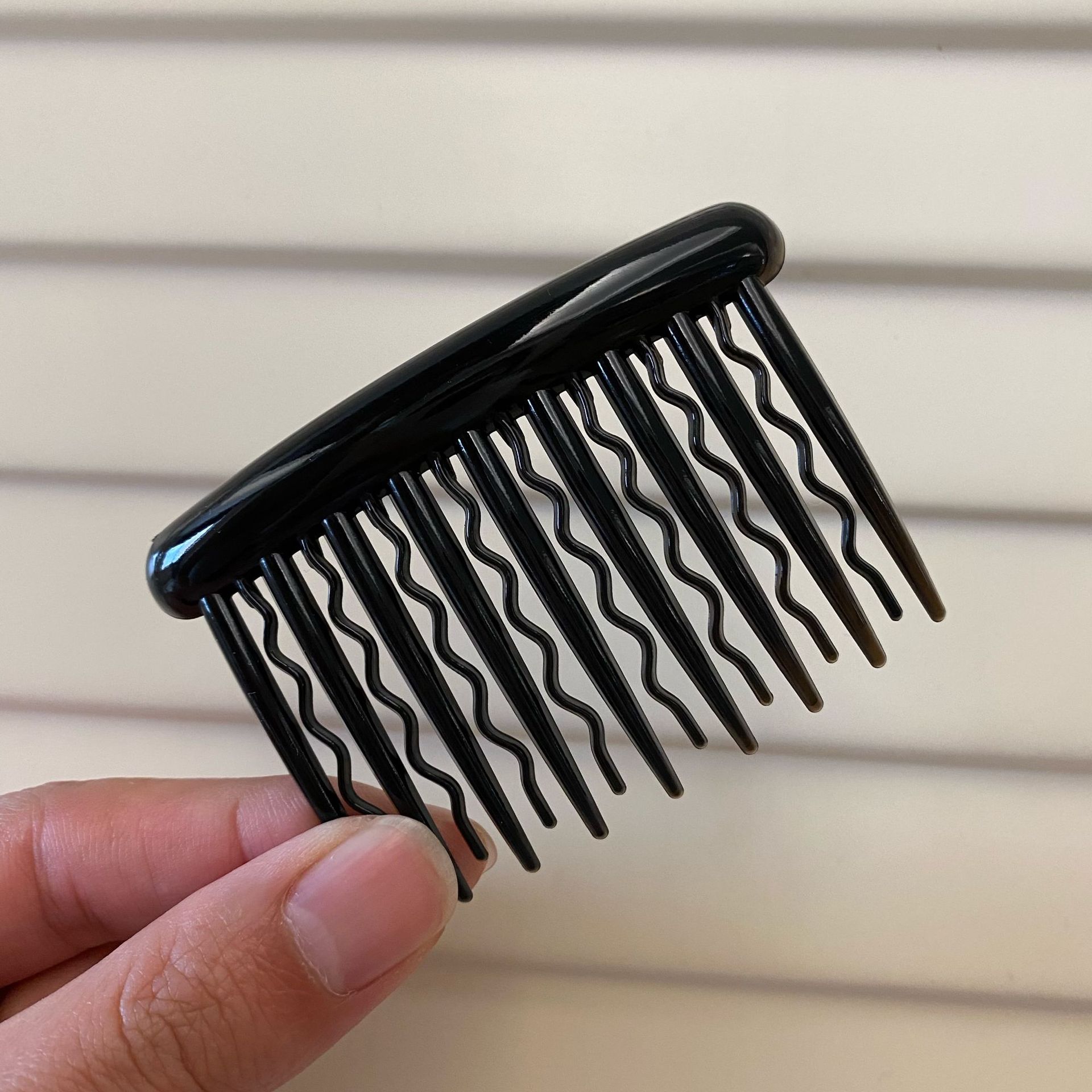 Factory Direct Sales 7.5cm New Classical Retro Braided 11-Tooth Plastic Hair Comb Plate Hair Fork Comb Eight-Shaped Comb