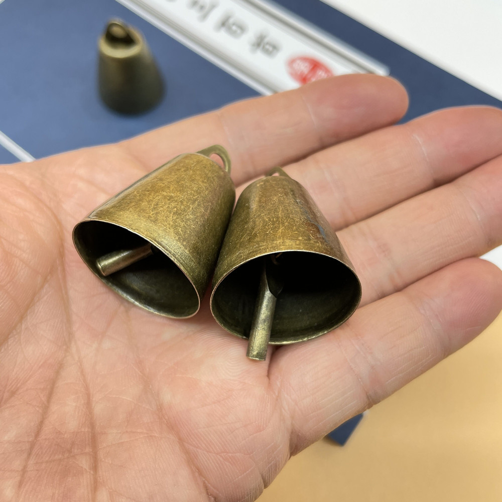 Christmas Opening Horn Bell Vintage Bronze Wind Bell Pendant Metal Decoration Small Bell DIY Jewelry Accessories