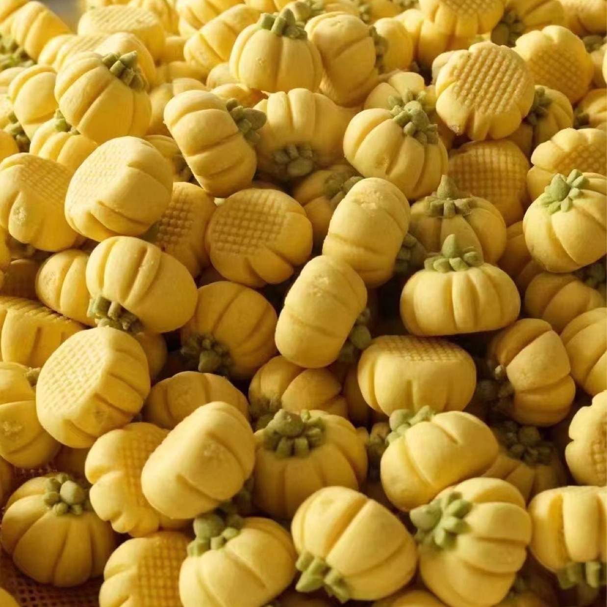 Pet Snacks Goat Milk Pumpkin Crisp Biscuits Golden Bear Hamster Molar Supplement Nutrition Universal Wholesale Hamster