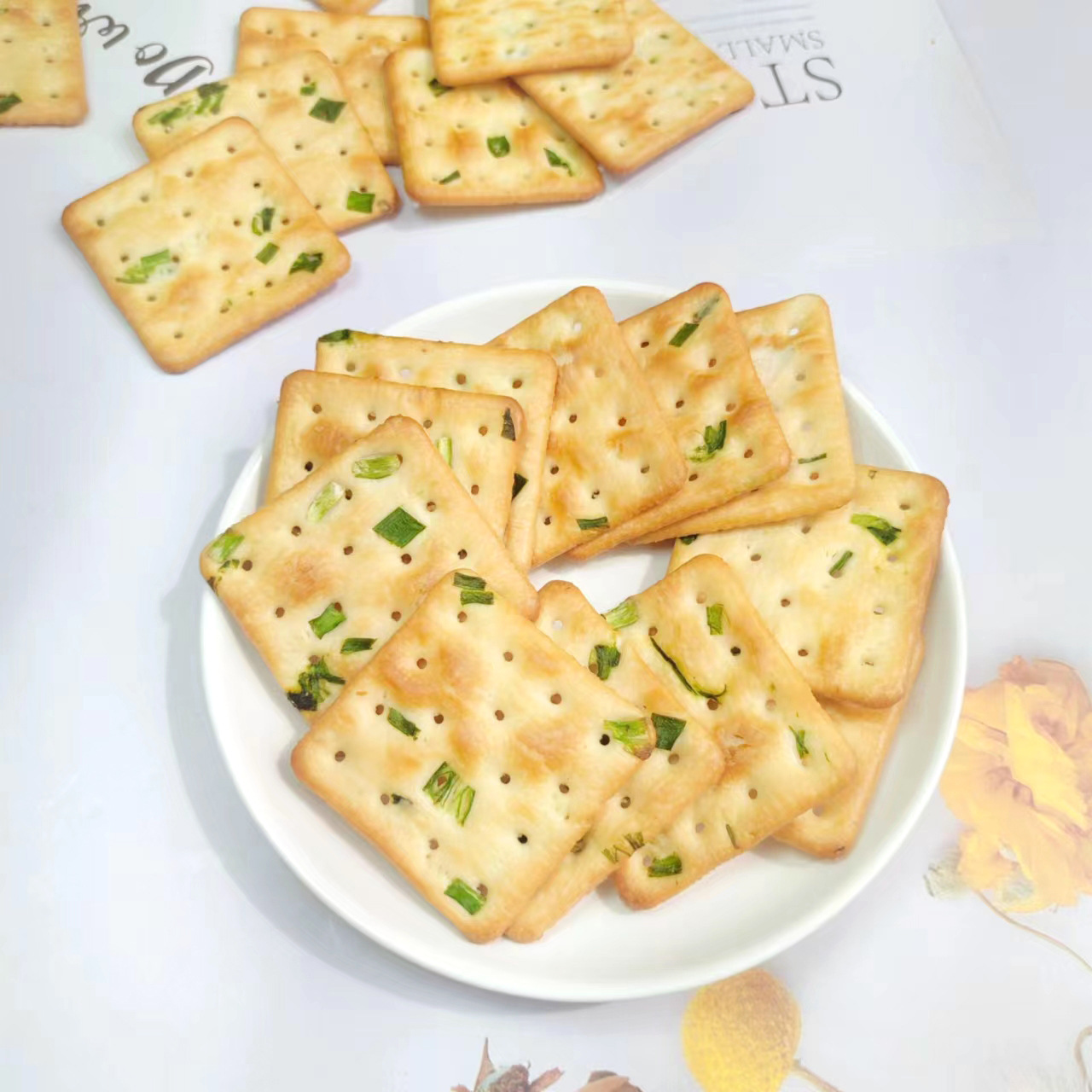 Soda biscuit nouveau biscuit nouveau biscuit raw material manufacturer bulk name biscuit OEM sticker yonglijia