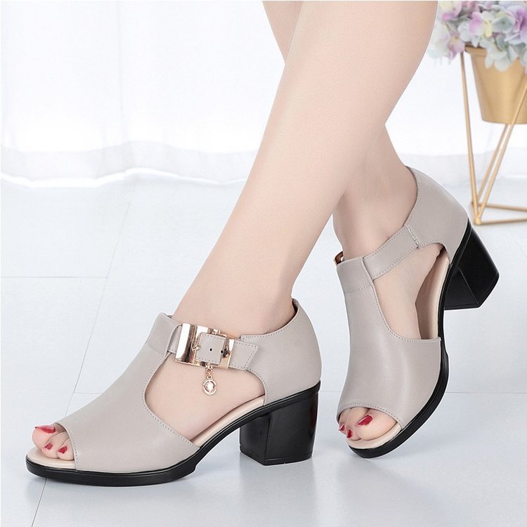 Fish toe sandals women's 2022 summer new Roman ladies thick heel middle heel women's shoes middle-aged mother shoes wholesale
