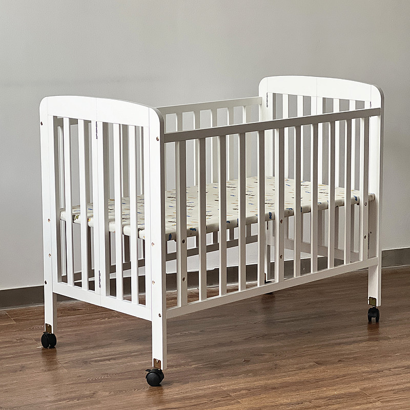 Новая кроватка белого цвета, легко переносимая, складная, современная, простая детская кровать, регулируемая по высоте с москитной сеткой