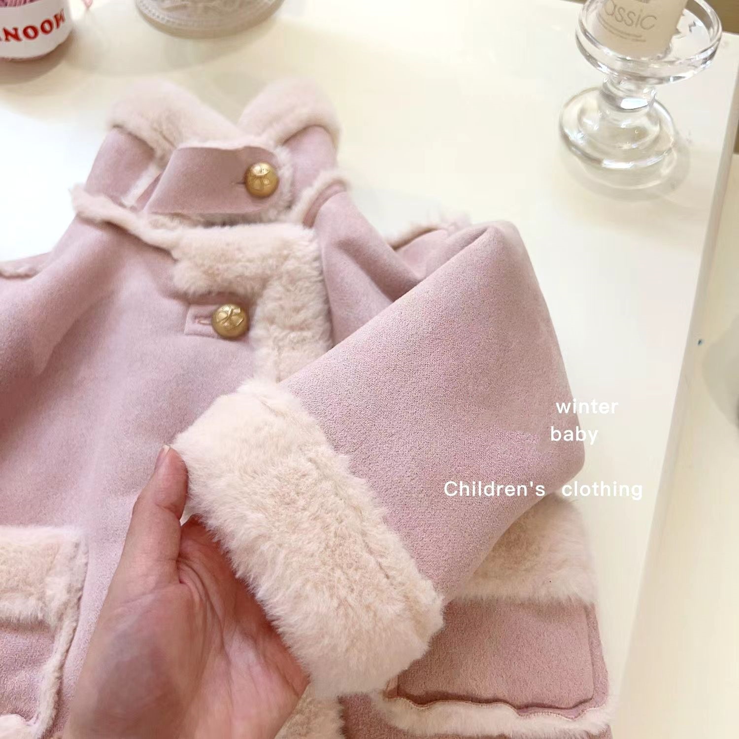 Girls' Outwears Autumn and Winter 2025 New Velvet Thickeneded Kidsren's Princess Tops Fashionable Baby Winter Kidsren's Clothing