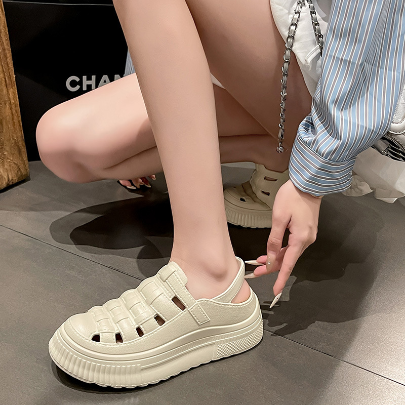 Hollow out casual sandals women's outdoor wear 2024 summer new fashion all-match muffin thick-soled increased non-slip women's shoes