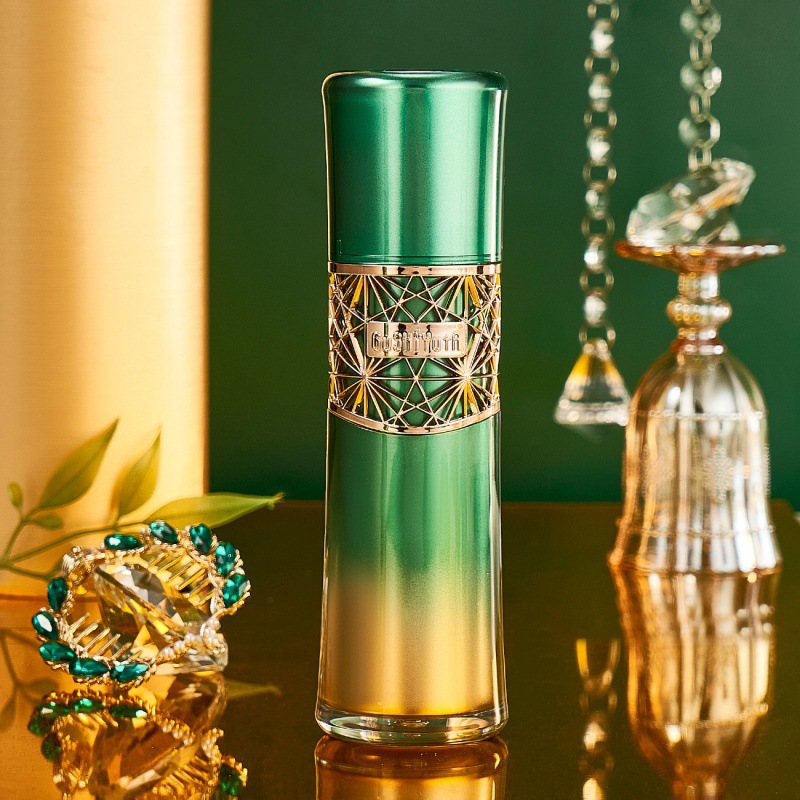 Story and Her Academy Line Specializes in Hydrating and Moisturizing Green Bottle Firming and Rejuvenating Plant Extract Water Spray Toner and Moisturizer