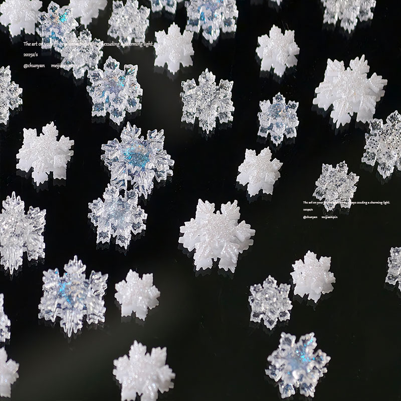 Рождественская серия прозрачные снежинки для ногтей 2025 новый мелкий блестящий порошок пайетки смола декор для ногтей оптом