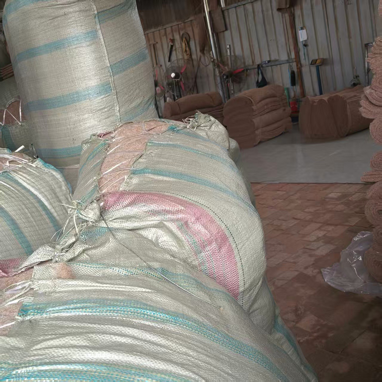 Cold-Proof Felt; Used for Oil Pipeline Packaging, Student Bed Mattresses, Door Curtains, Etc