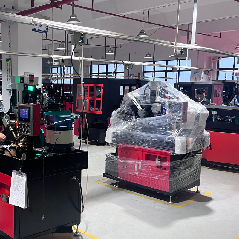 Dongguan manufacturers automatic tapping machine tapping machine CNC drilling and tapping integrated machine multi-axis drilling machine high precision