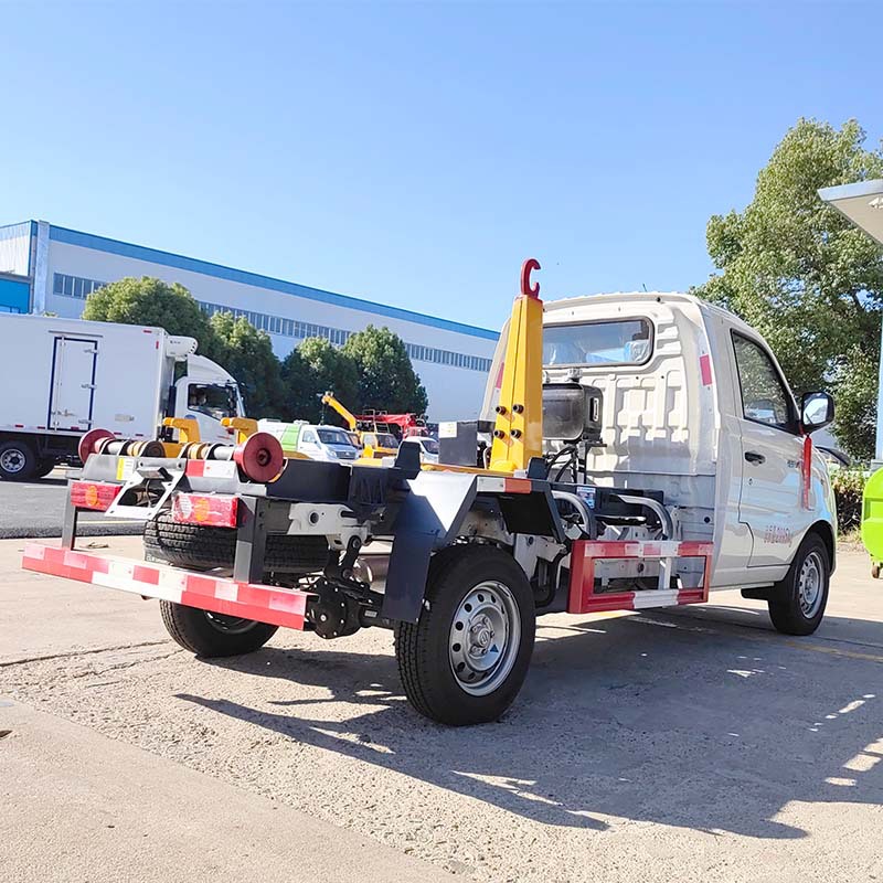 Fukuda Xiangling 3-Square Hook Arm Garbage Truck, Garbage Collection and Removal in Urban Scenic Spots and Community Areas, One Truck with Multiple Boxes