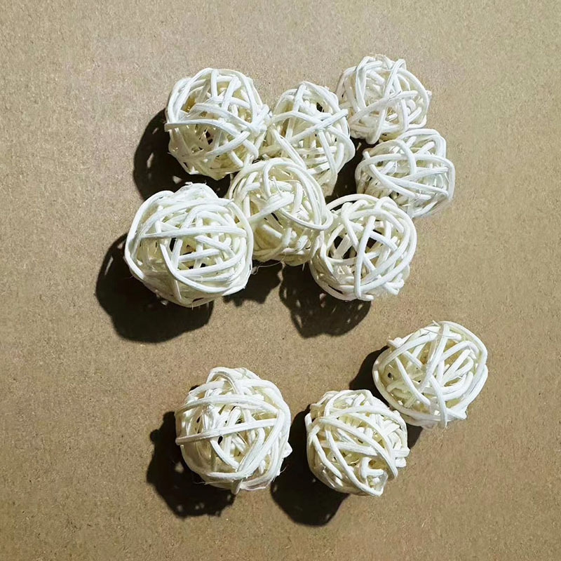 Spot Wholesale 3cm White Takraw Ball Fireless Aromatherapy Takraw Ball Handmade DIY Accessories Photo Ornaments Decoration Fragrance