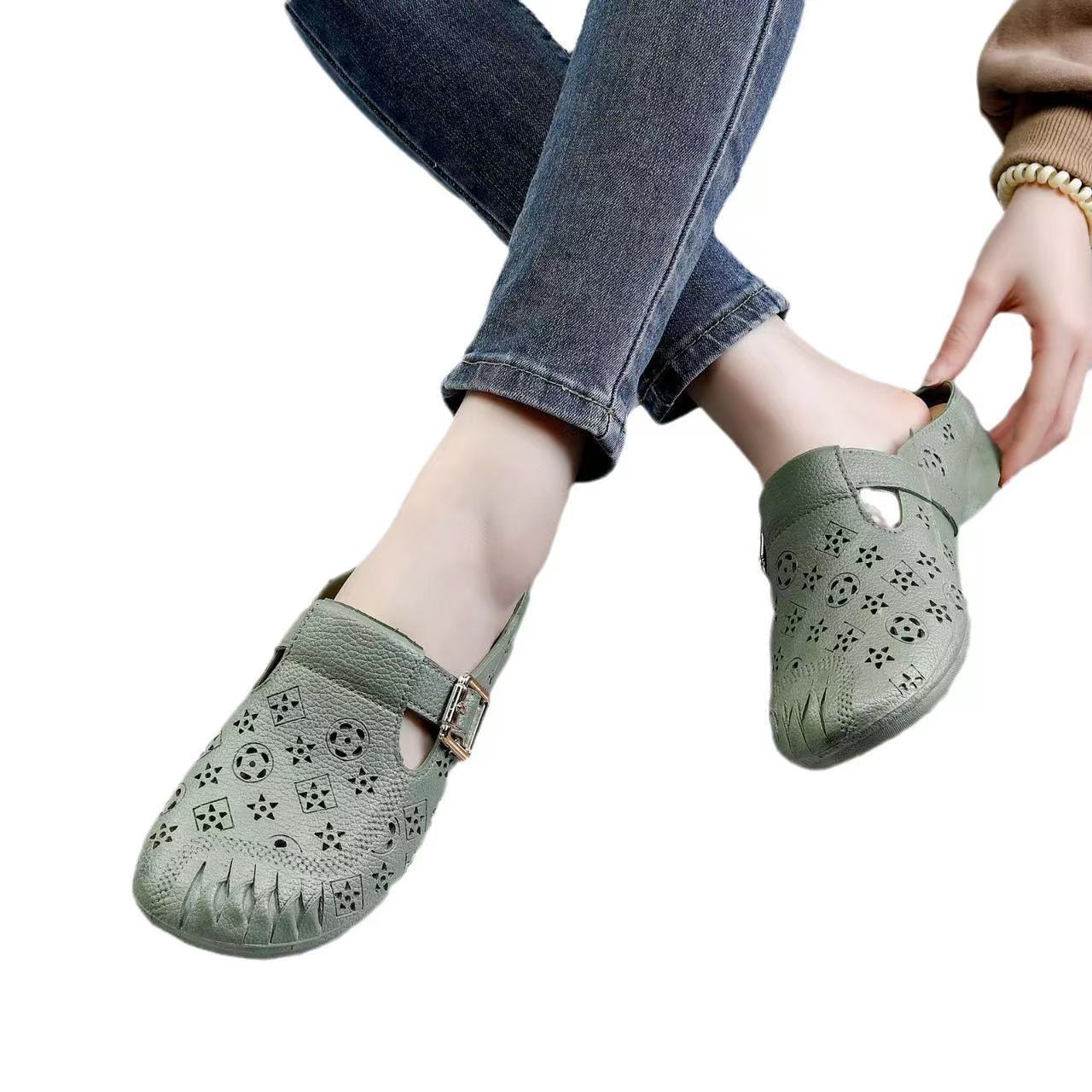 2024 fashion new half slippers women's mother hollow sandals middle-aged and elderly lazy soft bottom non-slip waterproof anti-slip