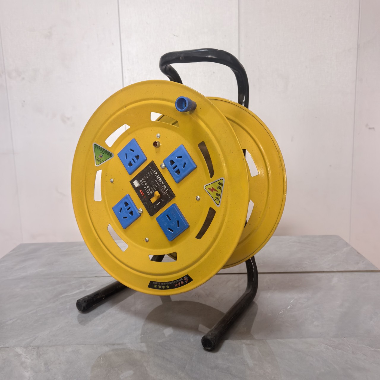 Cable reel can be wired