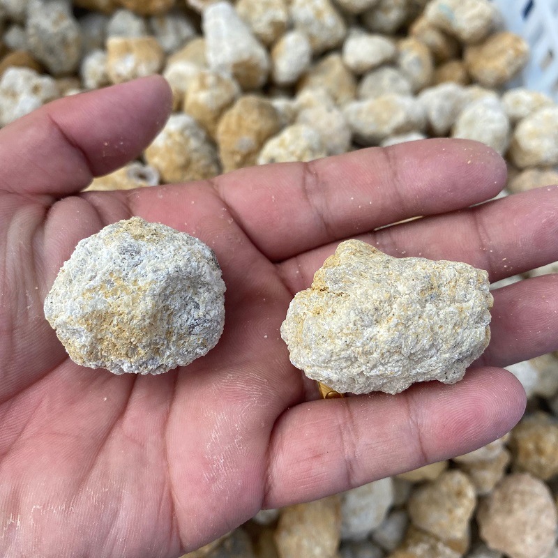 Natural Agate Cave Raw Stone Agate White Crystal Cave Scientific Specimen Raw Ore