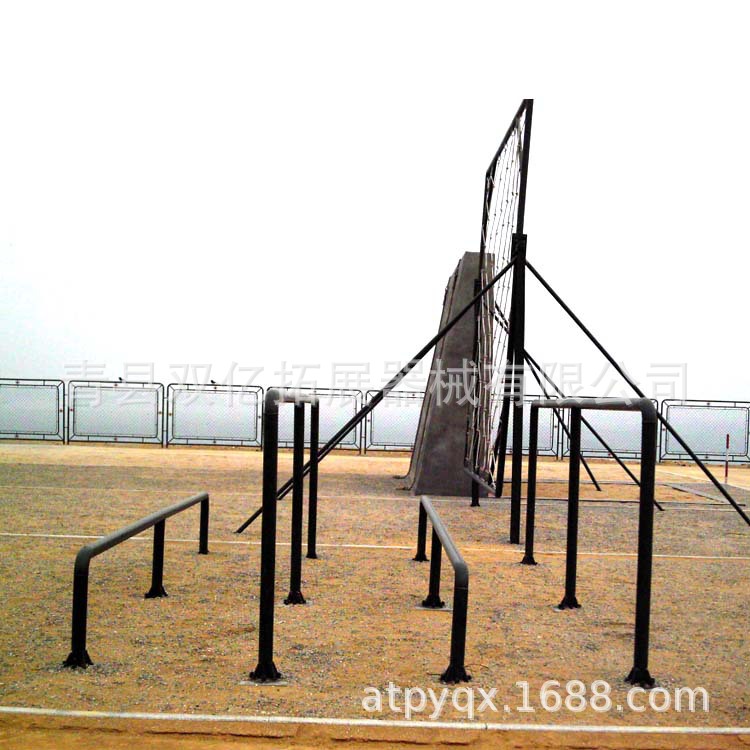 Физическая тренировка Шуанъи, морская посадка на 400м, препятствие на 40м для высадки на остров, платформа для лазания на шинах