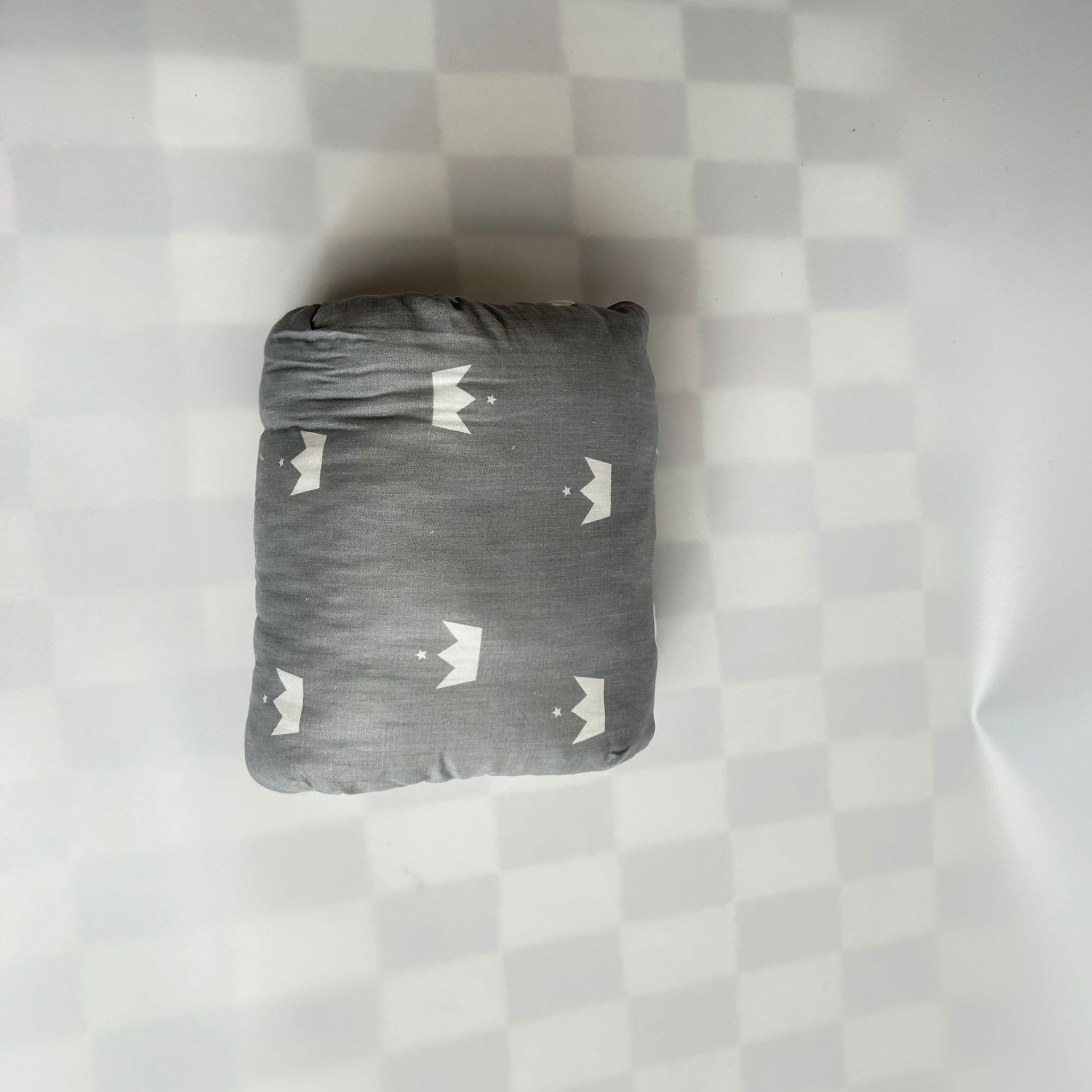 New Cotton and Velvet Thickened Soft Baby Feeding Pillow Arm Pillow Feeding Pillow Maternal and Infant Supplies Feeding Artifact Pillow