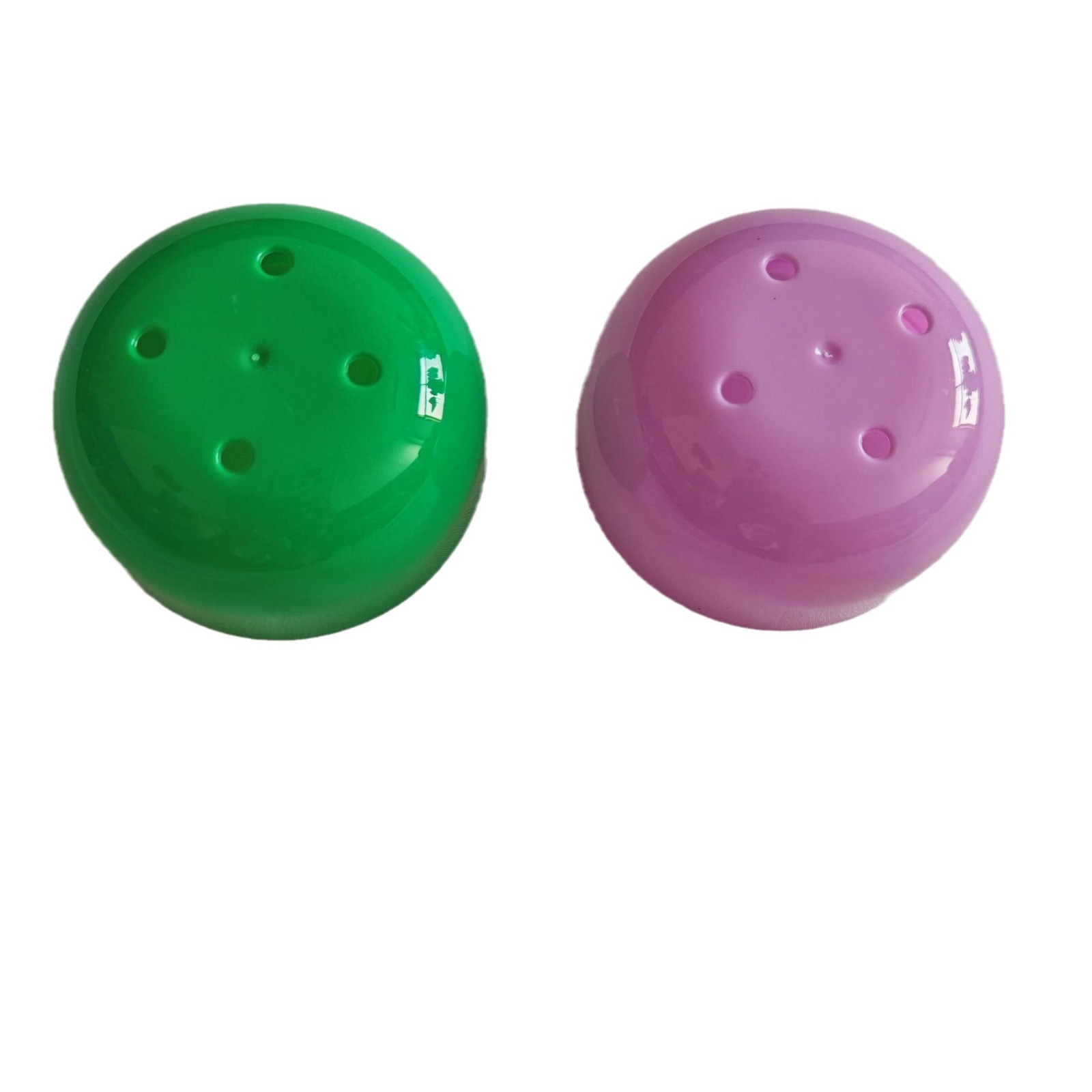 62x 67mm flat-bottomed toy twist eggshell manufacturers directly supply a variety of colors to choose from for doll machines, etc.