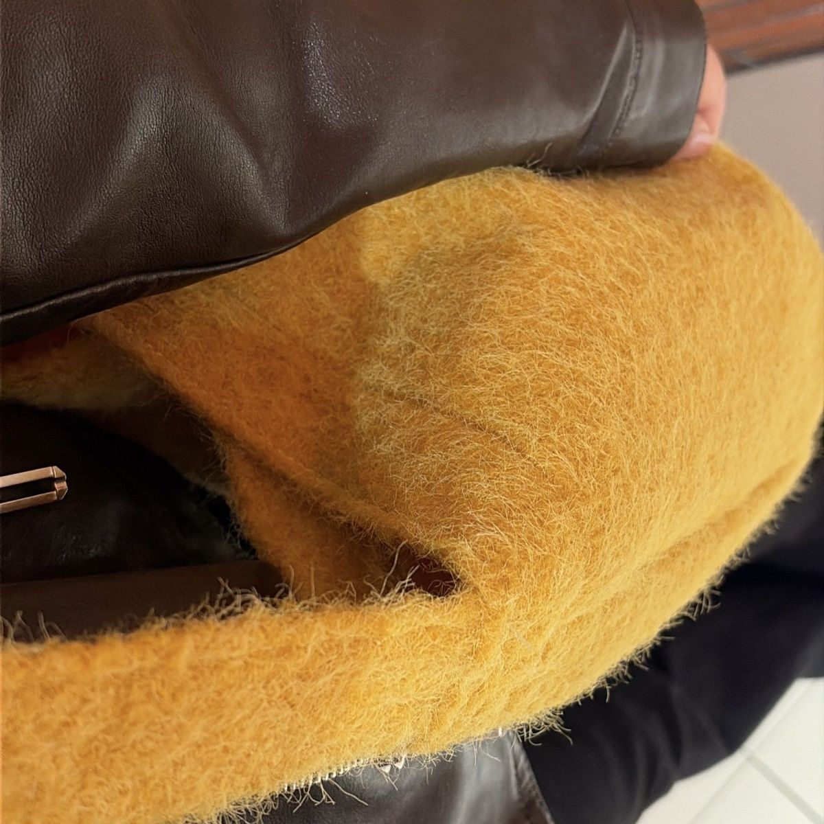 2025 Autumn and Winter Felt Fashion Cotton Wool Single Shoulder Commuter Bucket Korean Style Large Capacity Japanese Style Bag D8