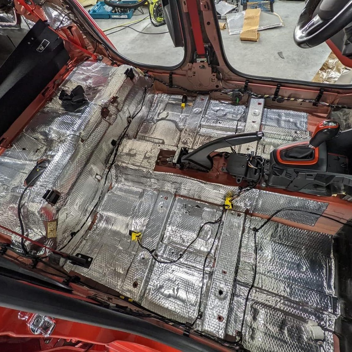 Automobile sound insulation cotton anti-vibration board whole vehicle modification environmental protection butyl rubber four-door tire noise reduction and environmental protection sound insulation material