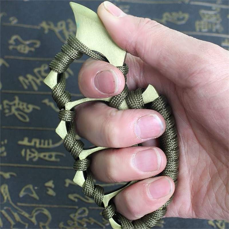 New finger tiger hand brace tiger finger clasp finger tiger anti-wolf four-finger clasp self-defense weapon ring iron fist