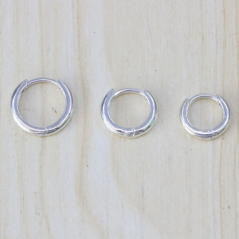 Серьги из стерлингового серебра, женские серьги, корейские простые и модные блестящие серьги, серьги, которые не нужно снимать во время сна, компактные серьги