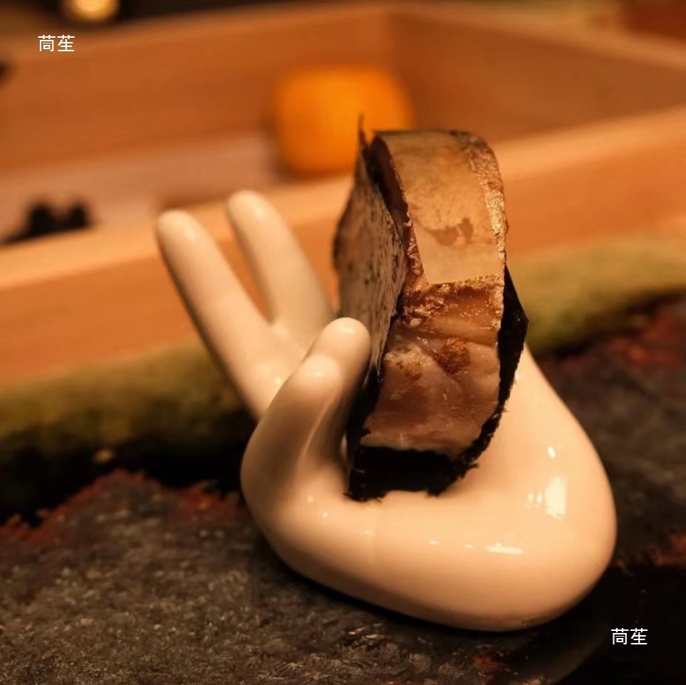 White Ceramic Buddha Hand Egg Tray, White Ceramic Egg Tray, Artistic Egg Tray for Creative Plating, Egg Tray Sushi Stand