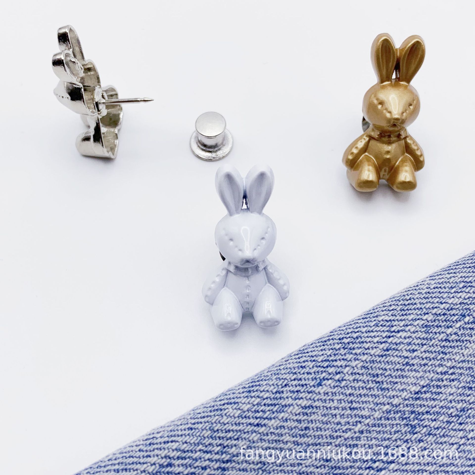 Lucky Rabbit Brooch Rabbit Year Accessories Pendant Vintage Decorative Buckle Jewelry Seam-free Nail-free Alloy Metal Accessories