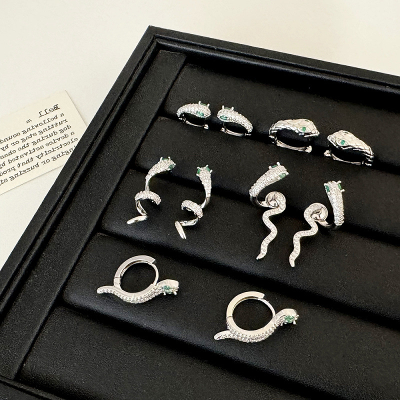 European and American Retro Fashion Versatile High-End Snake Series Earrings Collection Niche Personalized Design Elegant Ear Jewelry