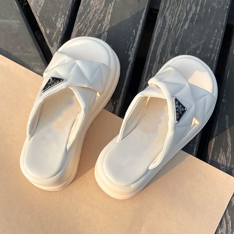 Thick-Soled Platform Slippers for Women's Summer Outer Wear 2025 New Cross Fairy Style Internet Celebrity Fashion Sandals