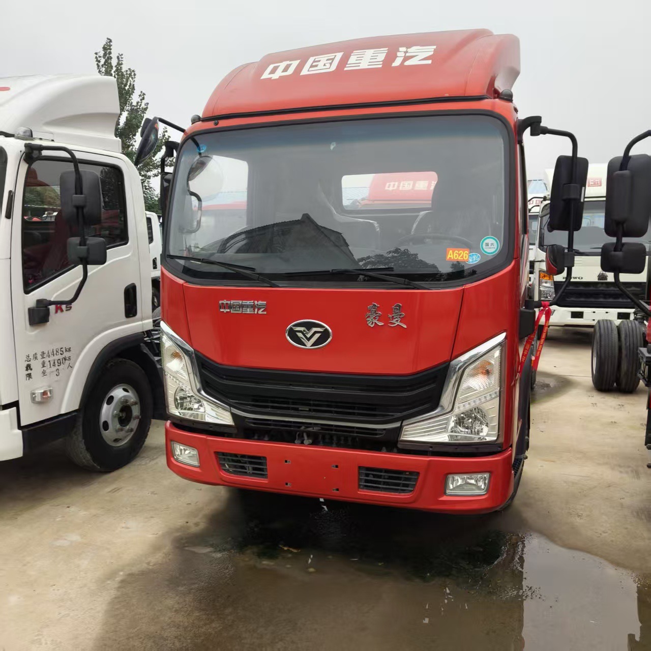 Light Box Truck 4.2m Light Truck Stock Chassis Can Be Used as a Container for Greening and Sprinkling 10-Ton Box Truck