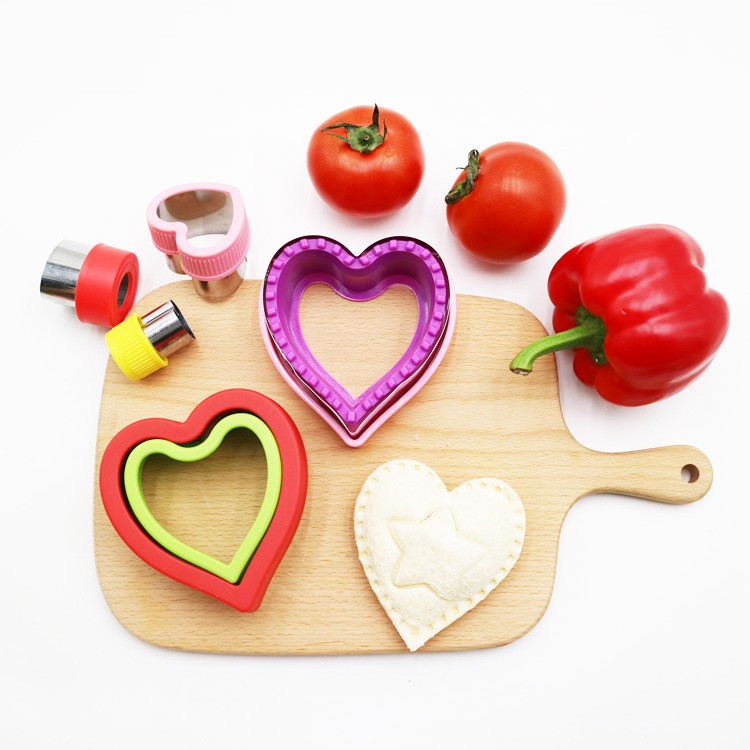 Factory Direct Sales 4-Piece Sandwich Mold Baking Toast Bread Mold DIY Rice Ball Mold Fruit Cutting Mold