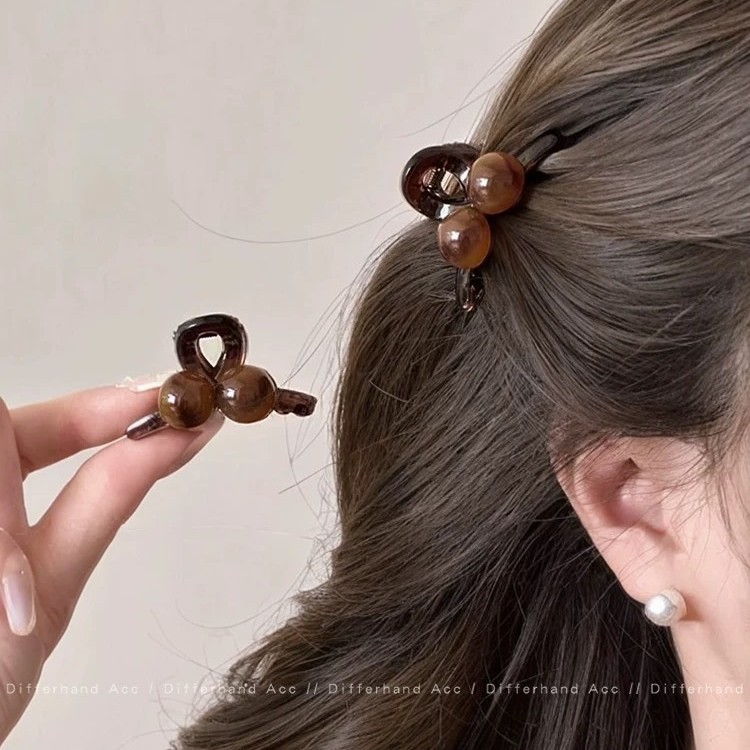 Princess Head Amber Small Claw Clip for Women 2025 New High-End Style Claw Card Bangs Hairpin Shark Clip Hair Clip