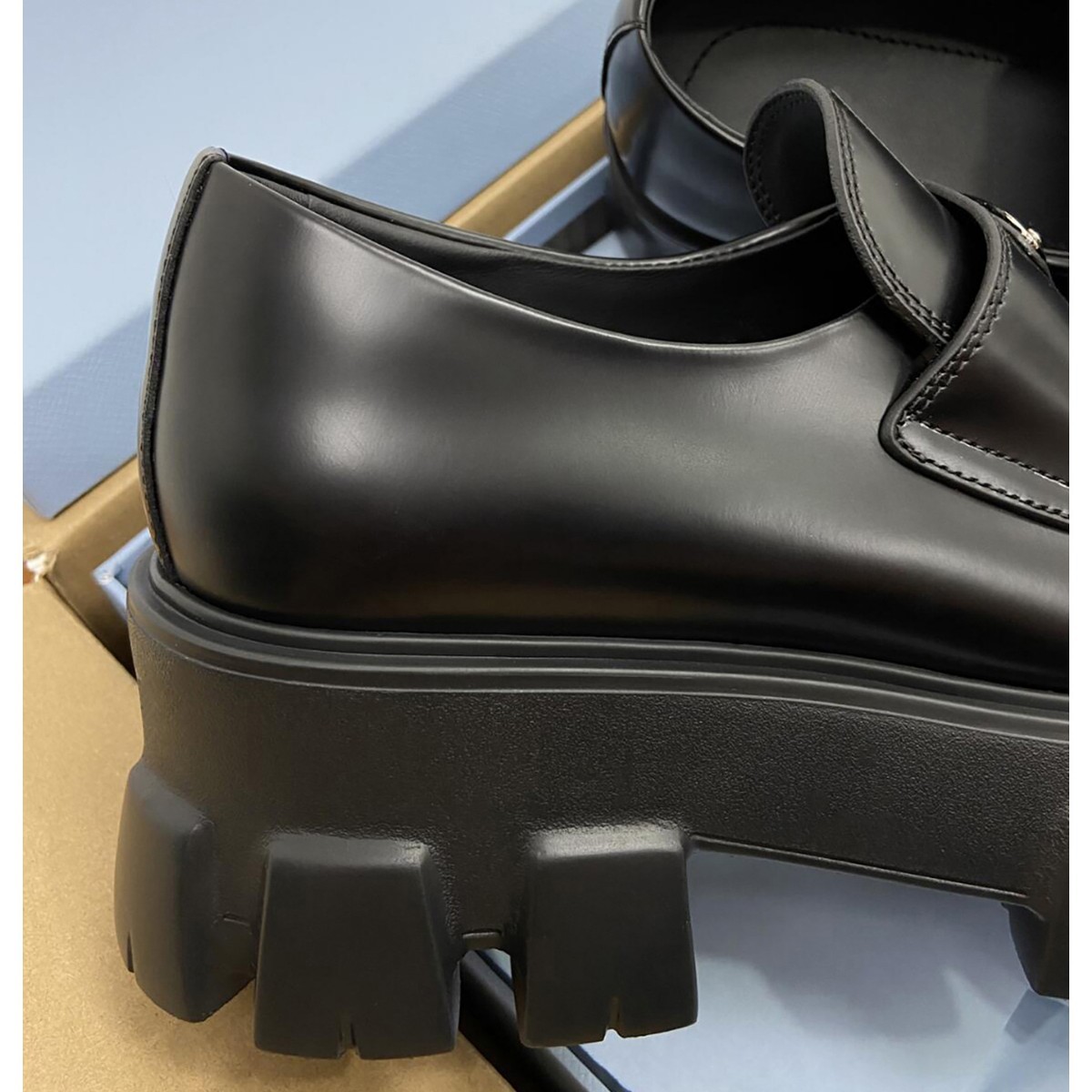 Thick-Soled Loafers 2025 New Style Genuine Leather Round-Toe Triangle Logo Thick-Soled Platform Shoes for Women One-Legged Gear Small Leather Shoes