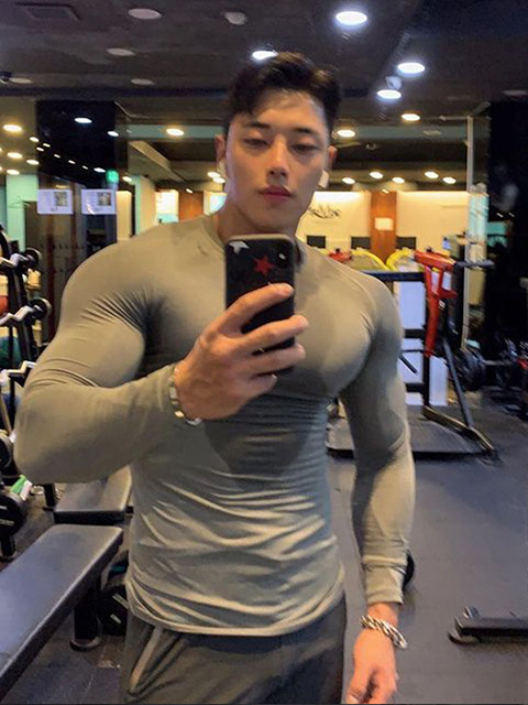 Fitness Long-Sleeved Muscular Men's Tight-Fitting Clothes Brother Shirt Quick-Drying High-Elastic Sports Top Compression Training Solid Color