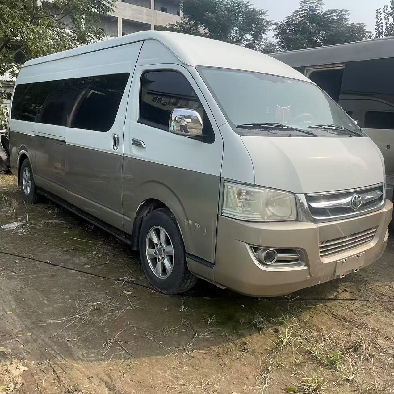 Export of Second-Hand High-Quality Toyota Hiace Minibuses, 14-Seat and 17-Seat Business Buses, Business Reception and Commuter Vehicles