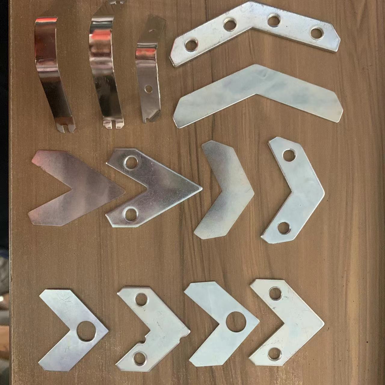 Trapezoidal decorative painting Crystal porcelain painting aluminum alloy photo frame accessories angle code shrapnel serrated hook triangle hexagonal octagonal