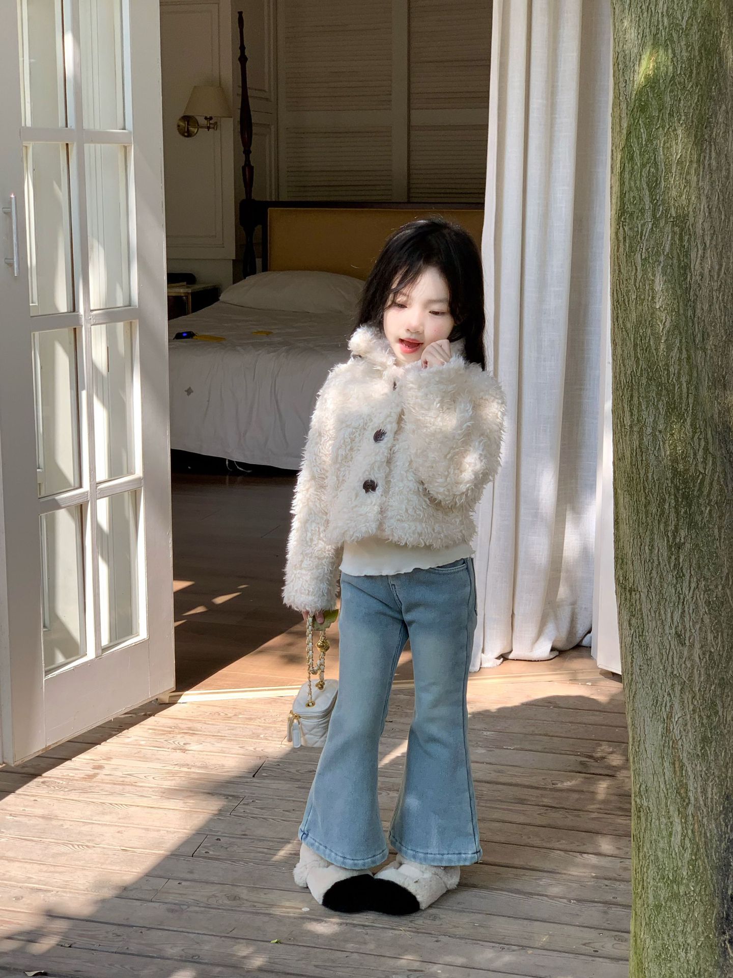 Children's Winter Clothing for Girls, Lamb Wool Coat, Single-Breasted Jacket for Little Girls, Fleece-Lined, Thickened, Warm, Stand Collar, Fur Sweater