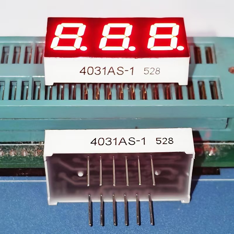 Поставка напрямую с завода 0.4 дюйма 3-значная светодиодная трубка 4301AS общий инверсный 4031BS общий прямой ярко-красный