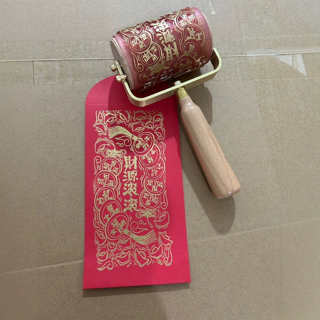 Роликовая печать 2026 для красных конвертов, быстро сохнущий красный картон для парных надписей, печать логотипа на конвертах, креативный дизайн