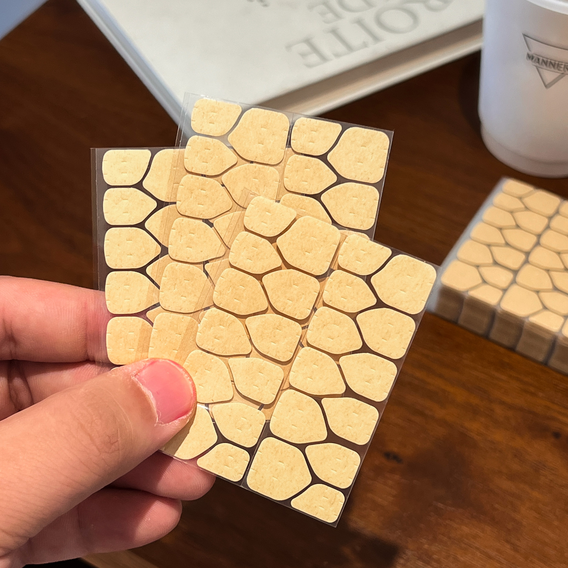 Наклейки для ногтей на специальной бумаге Kraft, маленькие наклейки на желе с клеем, 24 штуки, сильные невидимые двусторонние наклейки