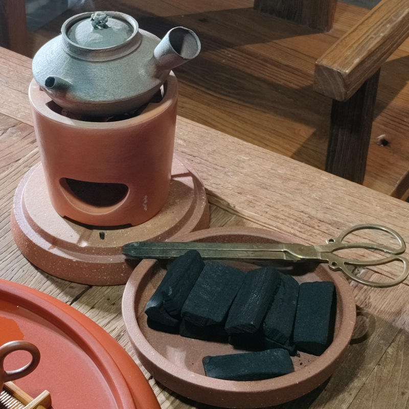 ✅ Kung Fu Tea Charcoal for Home Use, Quick-Burning Fruitwood Charcoal for Tea Room, Smokeless Charcoal Block Stove with Artemisia