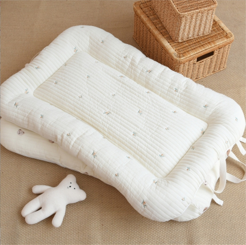New ins South Korea newborn cotton quilted portable two-side mattress mattress 3D breathable mesh pad wholesale