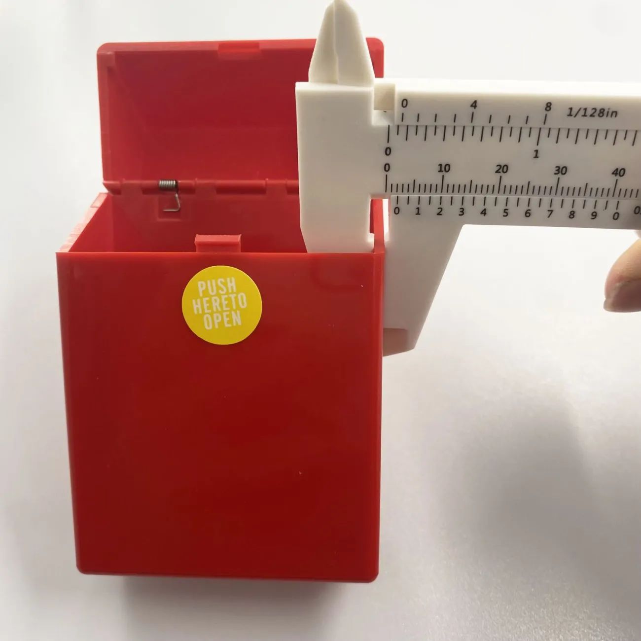 Factory direct cross-border 20 pressed cigarette case plastic environmental protection men's portable star love beans storage box cigarette case